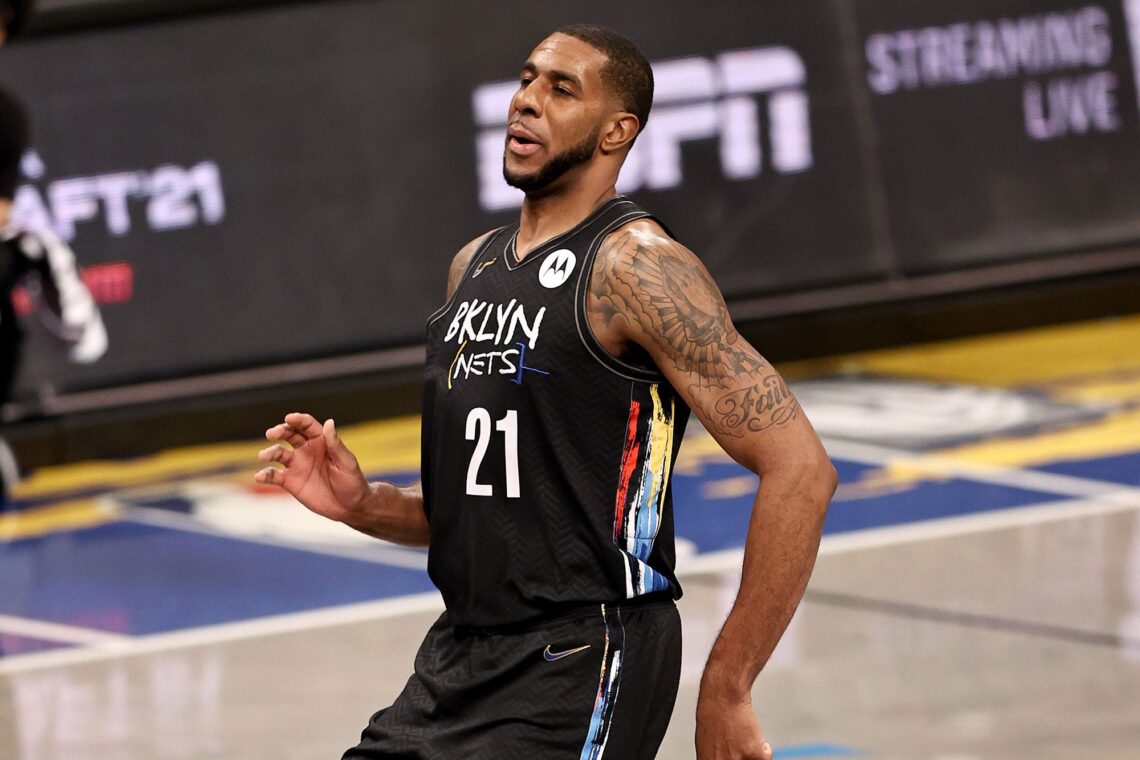 Vintage Lamarcus Aldridge!