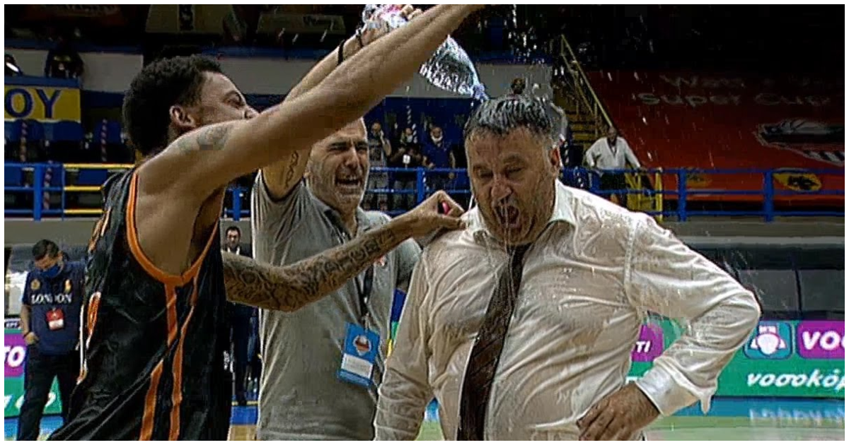 Αποβλήθηκε ο Γιατράς από ματς της Εθνικής, λογικά σέρβιρε κρύο το κοκορέτσι