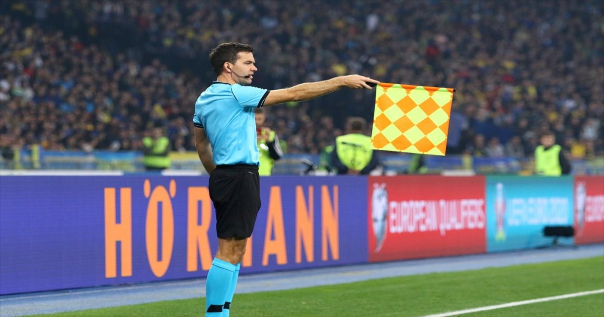 Linesmen σε εγρήγορση