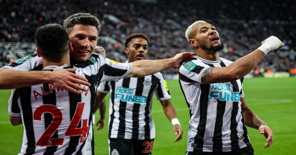 Εμπρός της Newcastle παλικάρια