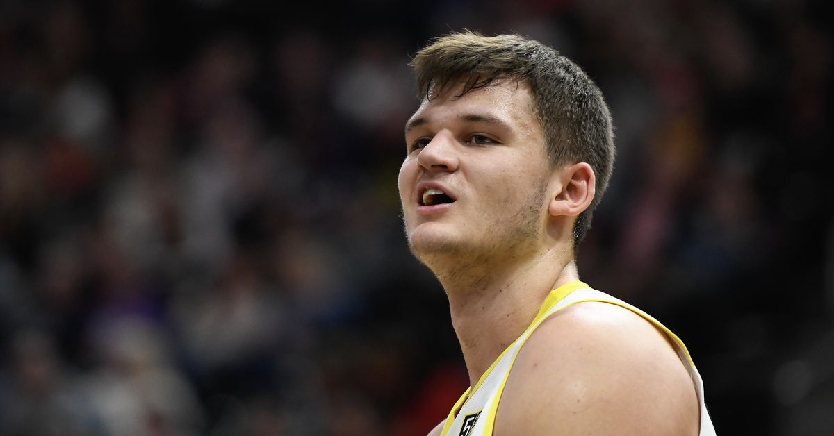 Πώς να σκοράρεις όταν πέφτεις στα βουνά των Bucks;