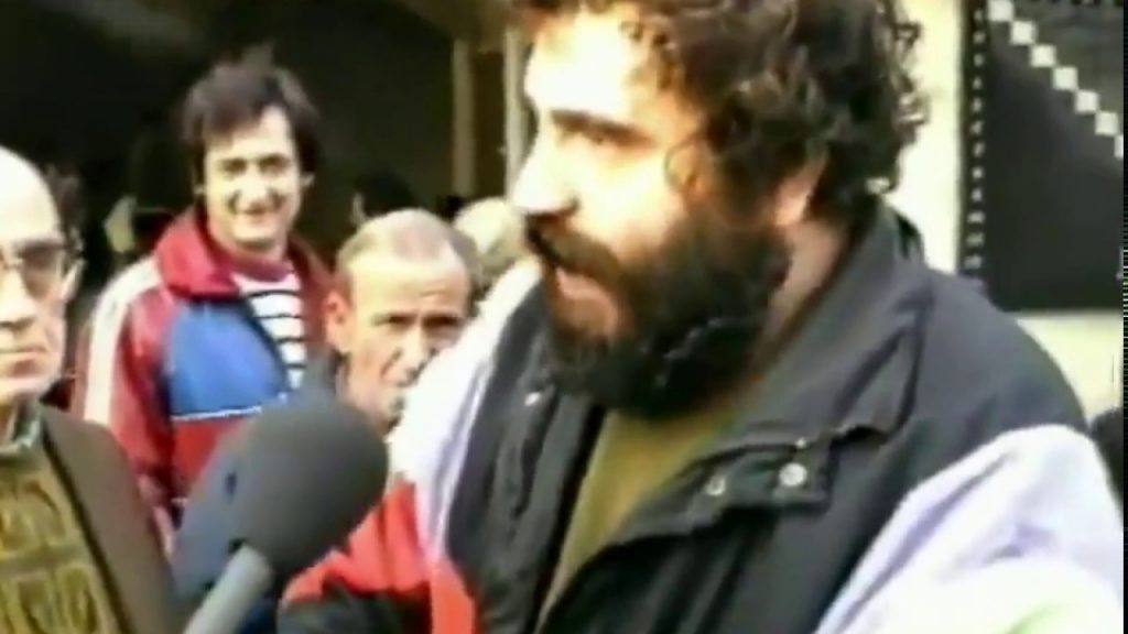 Χάστης ρίχνει ψίχουλα και τσεπώνει 453 χιλιάρικα στην μπλε