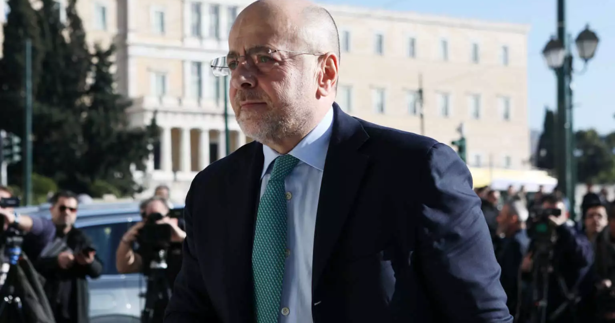 Αλαφούζος πάει το ντέρμπι αιωνίων για κεκλεισμένων, γλιτώνει το βρίσιμο της εξέδρας