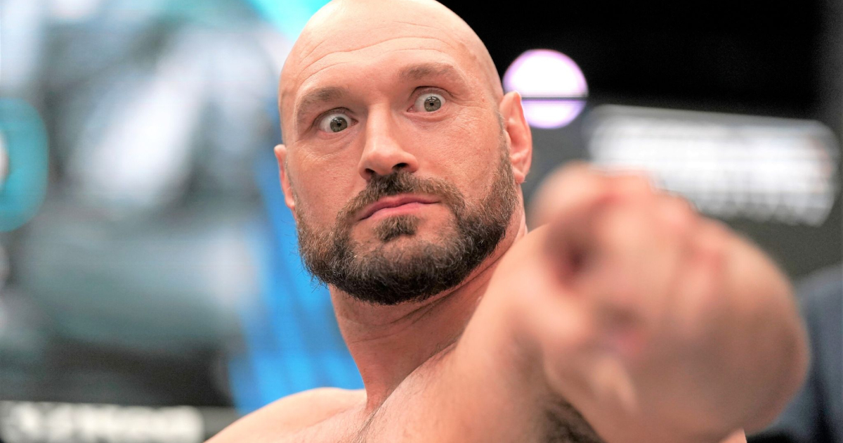 Tyson Fury σκάει σε κηδεία θρύλου πυγμάχου με κοστούμι που έχει design τον εαυτό του
