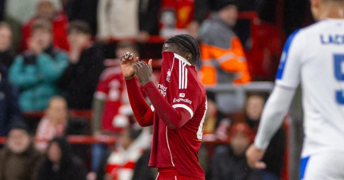 Κόκκινος μέχρι το κόκαλο