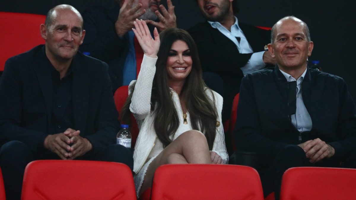 Το Παρολί του Ποιμένα: Χαλαρή πενταδούλα για να βγάλετε την Κίμπερλι για ποτό