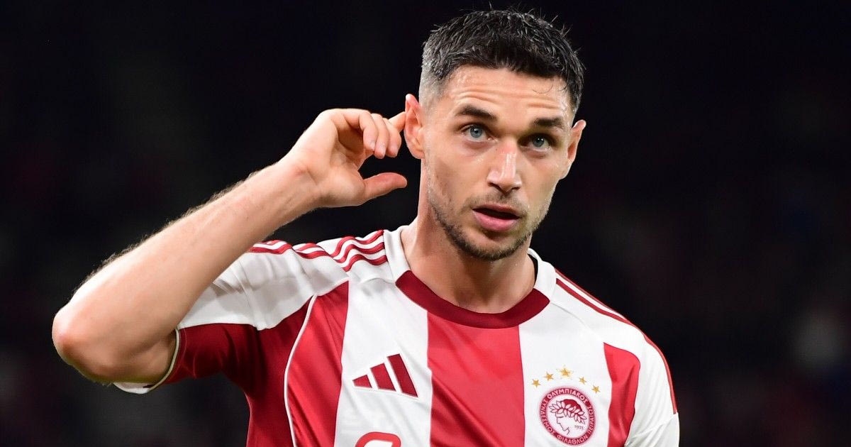 Παίζει ο Θρύλος στα χιόνια και σε ζεσταίνει η Μπλε χάστη