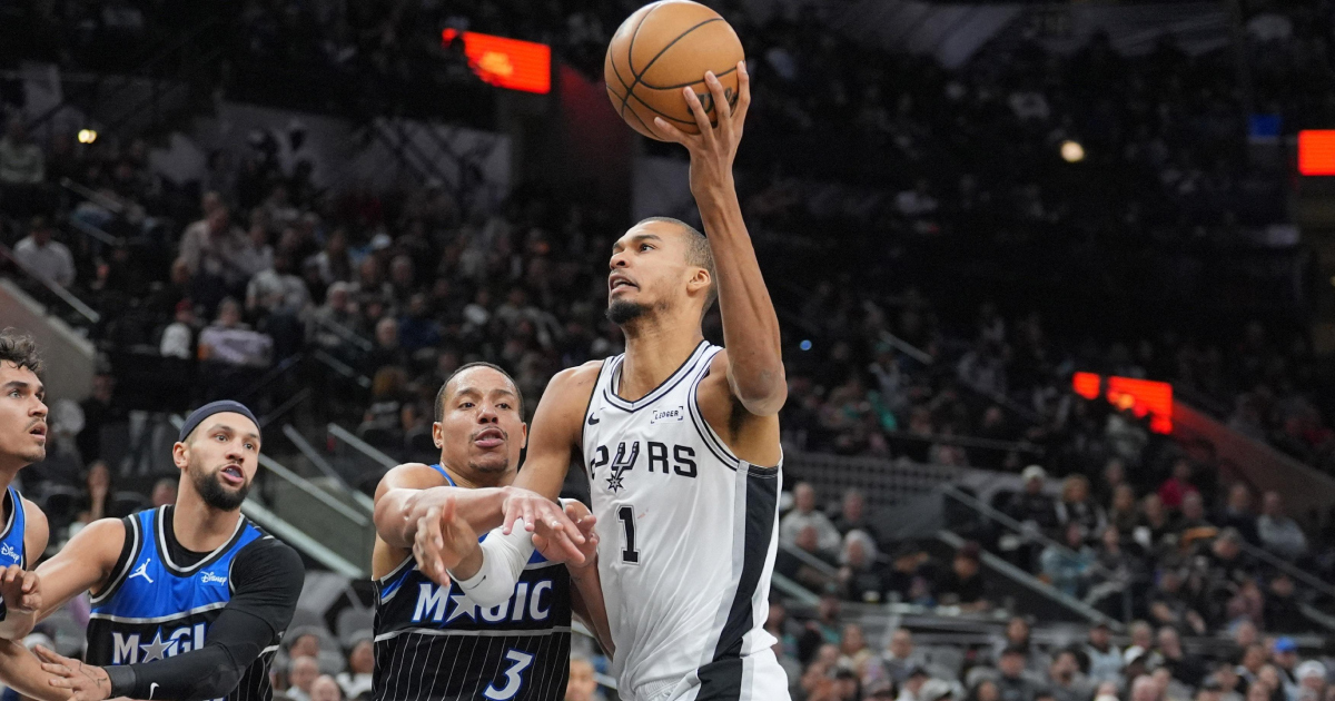 Σκεπάζει τα καλάθια σε ένα ακόμα ματς με την Οκλαχόμα ο Wemby