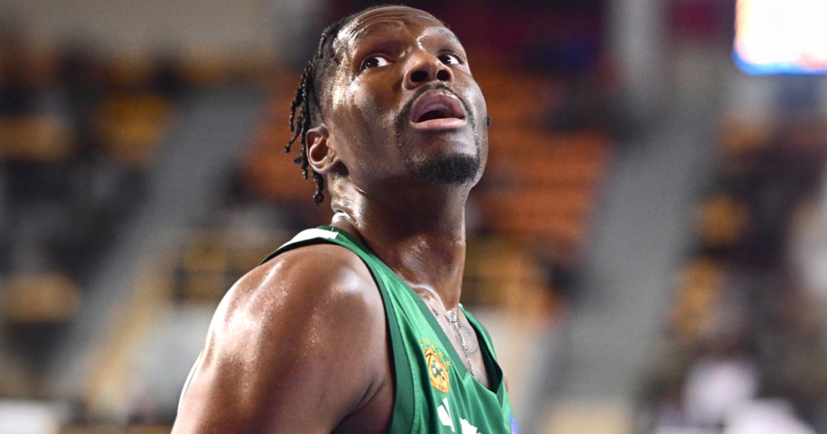 Ναν και Ντέιβις κουβαλούν και η Μπλε πληρώνει