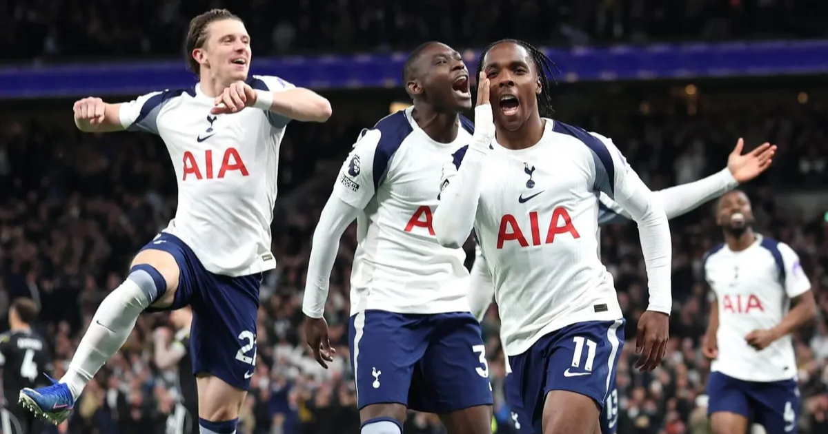 Ποδοσφαιριστές της Τότεναμ σε αγώνα της Premier League